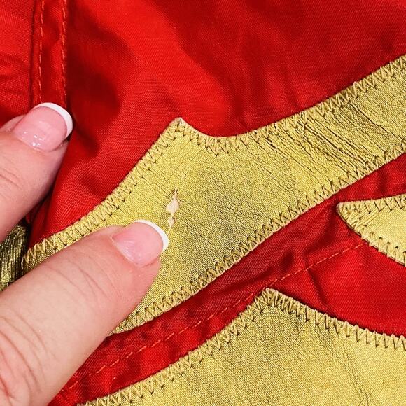 Twins Muay Thai Shorts Mens Large Red Gold Kickboxing Boxing Trunks Sean Canada - Picture 6 of 13